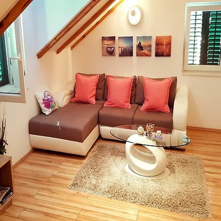 House Sandra Guest house