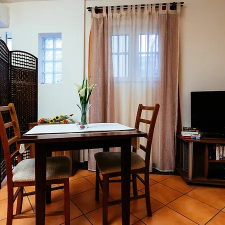 Guest house House Sandra 3*