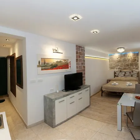 House Sandra Guest house 3*