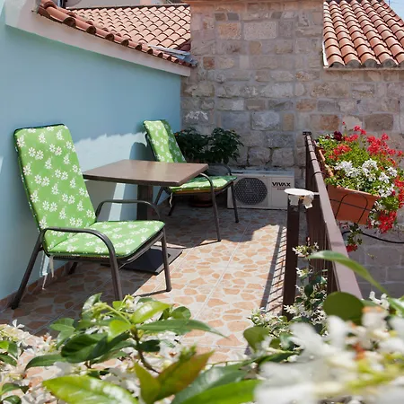 House Sandra Guest house