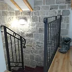 House Sandra