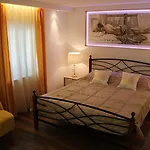 Konukevi House Sandra 3*