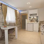 House Sandra 3*