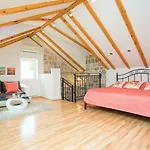 House Sandra 3*