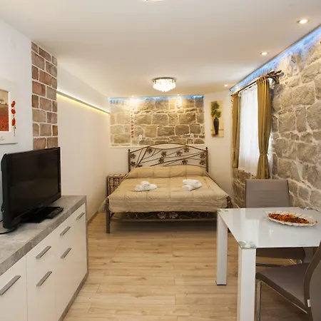 Guest house House Sandra 3*