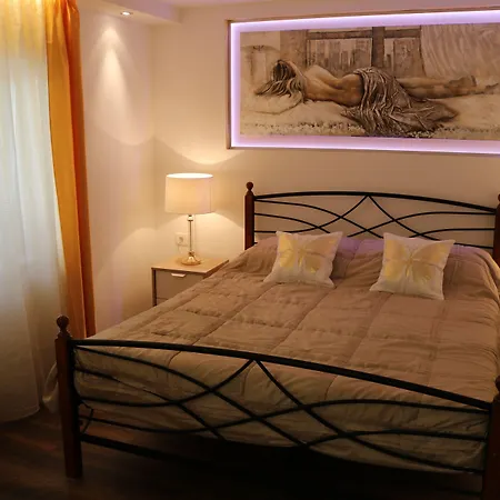 House Sandra Gæstehus 3*