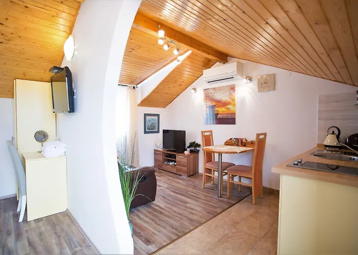 House Sandra 3*