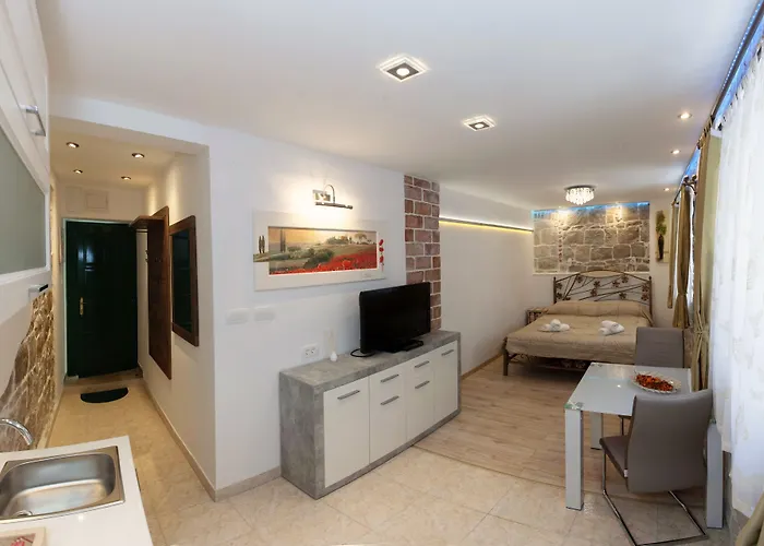 House Sandra 3*